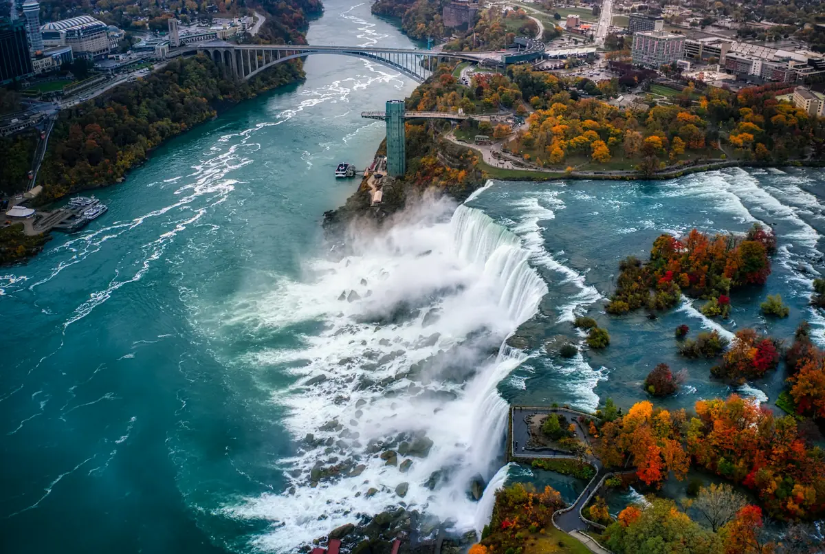 Aerial view of Niagara Falls and the gorge in autumn colour